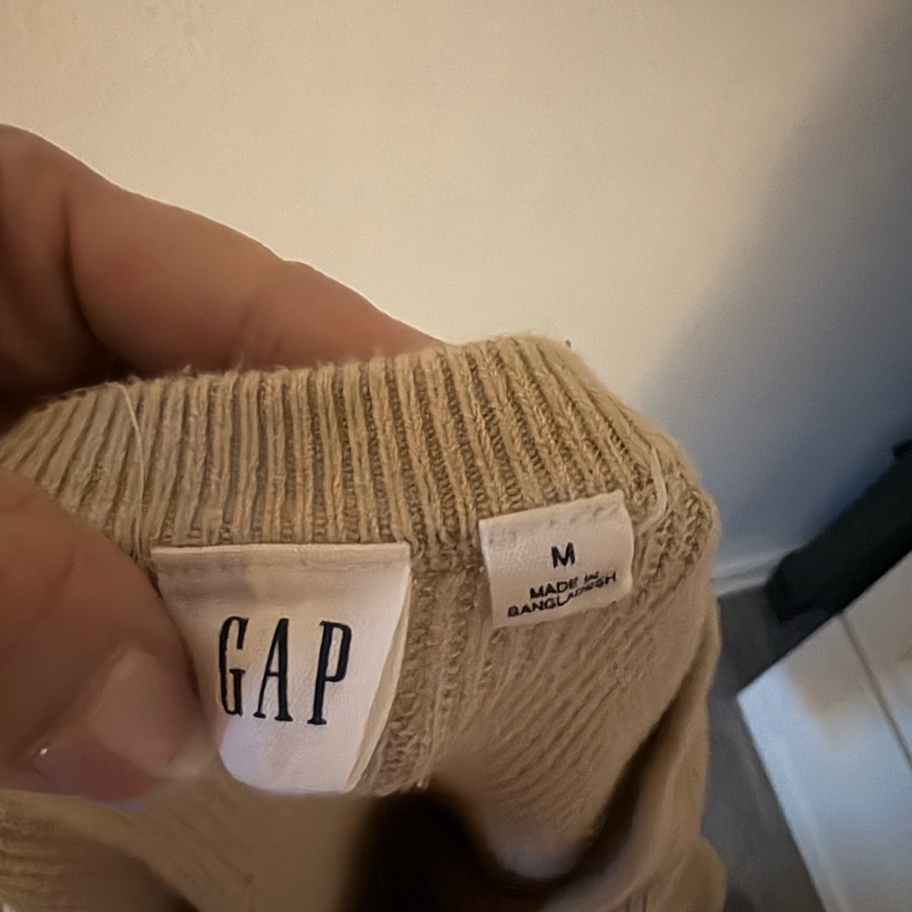 GAP Beige Knit Cardingan